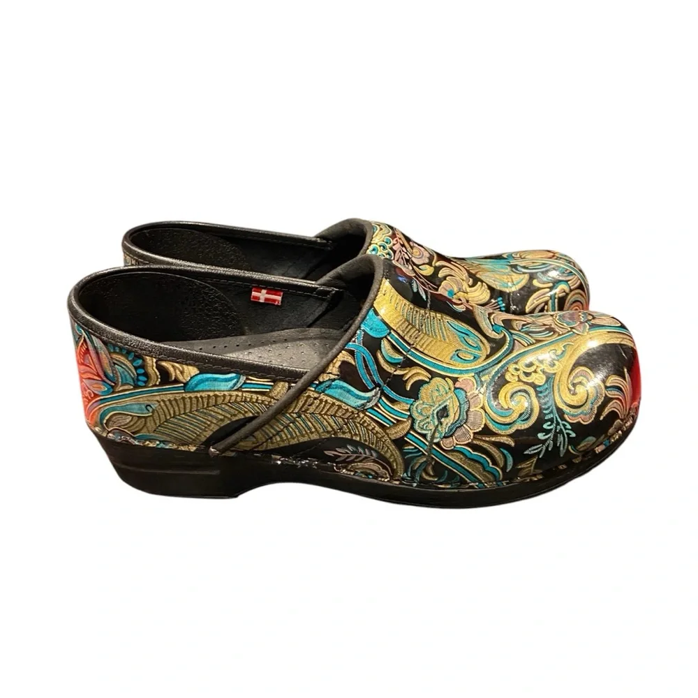 Sanita Clogs Blue & Yellow Paisley Women’s size 41 /10 round toe slip on comfort - Picture 1 of 9